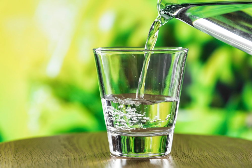 الماء هو أهم العناصر الغذائية التي تحافظ على عمل الجسم 